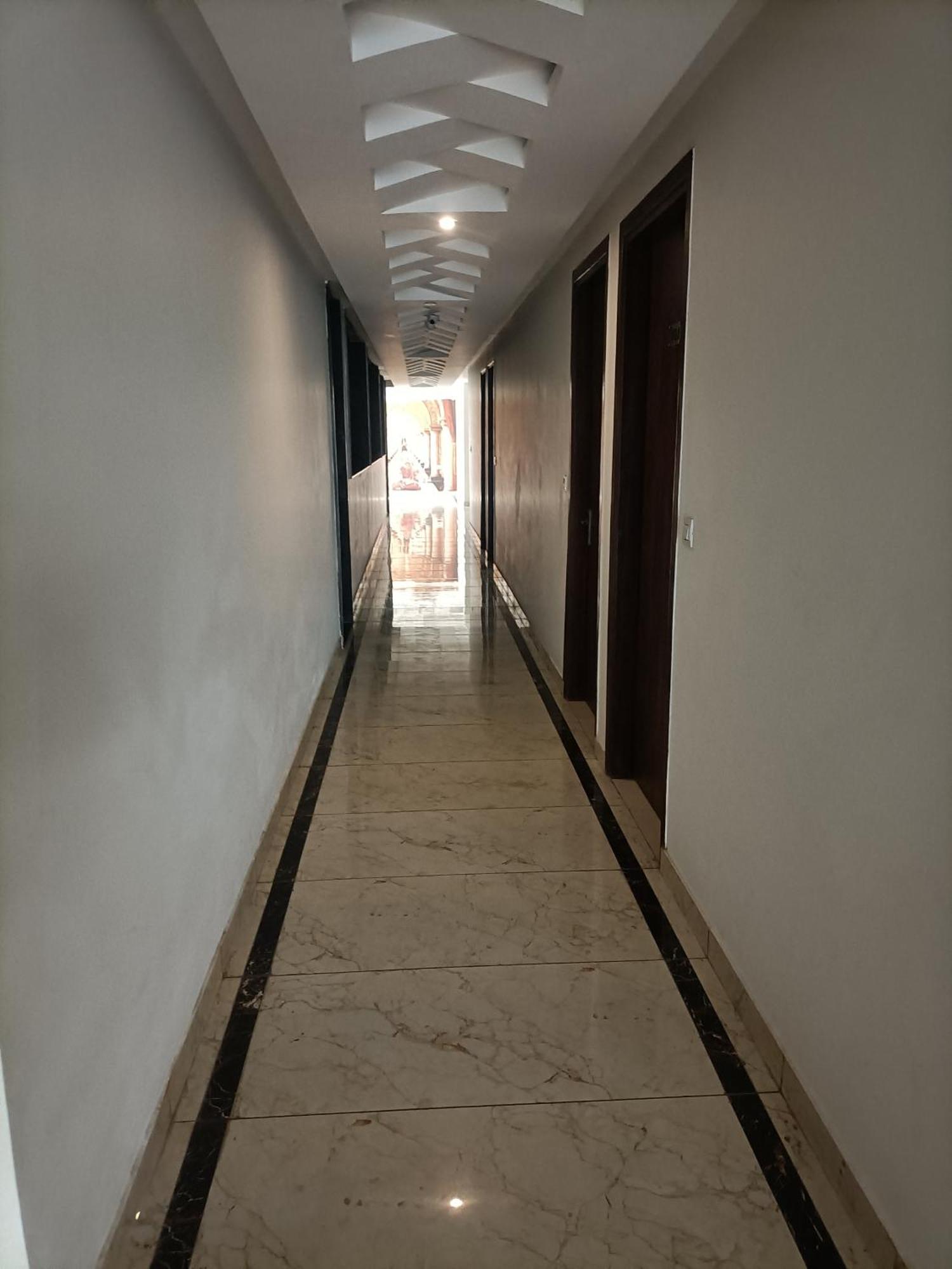 Hotel Grand Aerotech Nueva Delhi Exterior foto