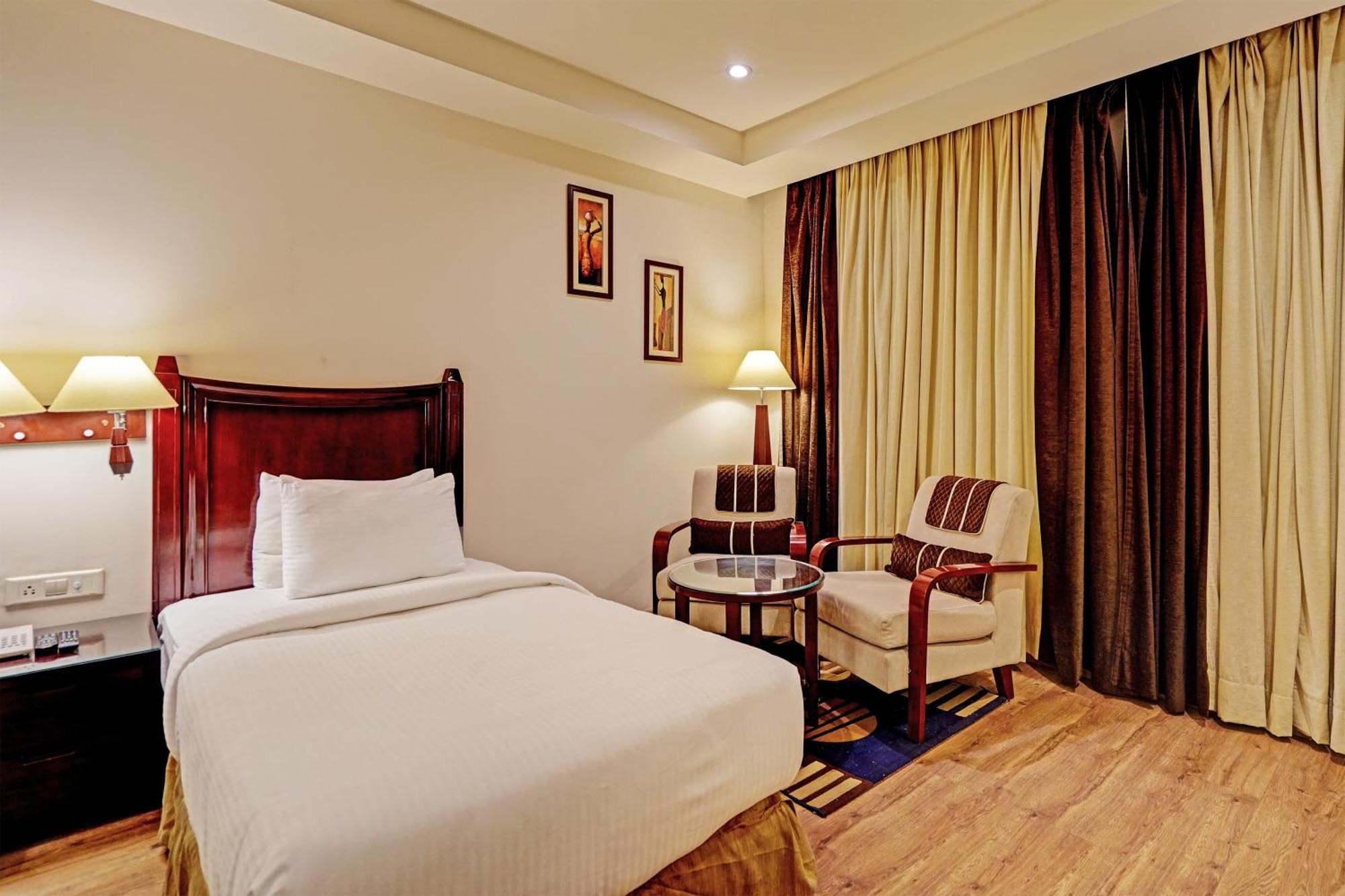 Hotel Grand Aerotech Nueva Delhi Exterior foto