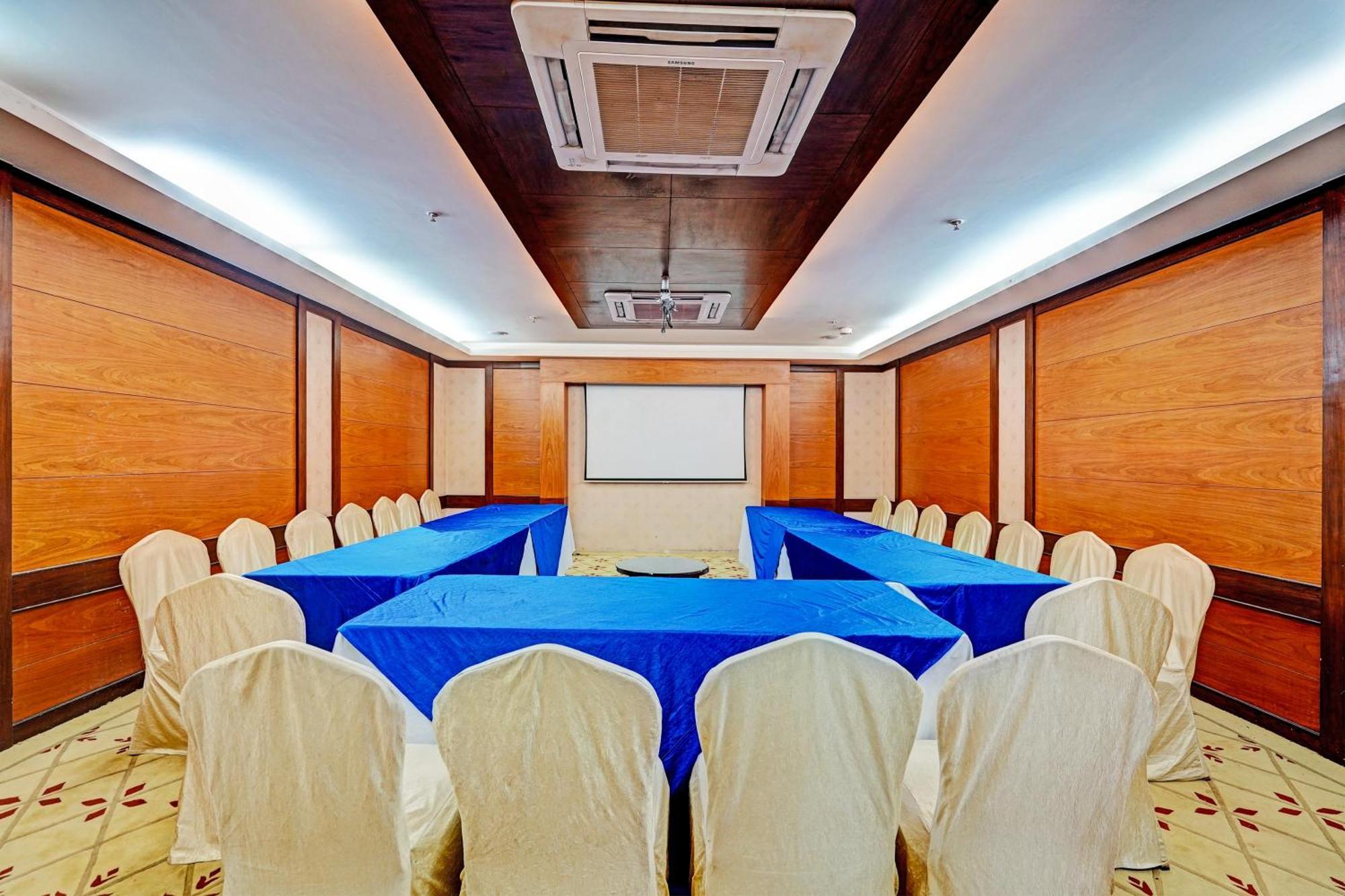 Hotel Grand Aerotech Nueva Delhi Exterior foto
